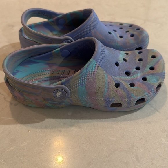 CROCS Classic Clogs Marbled size 2 Kids - Picture 3 of 7